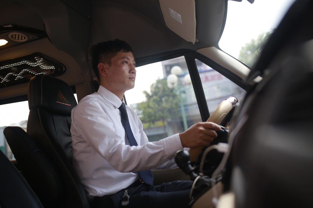 Khách hàng có thể tự di chuyển xe ô tô vào Sài Gòn