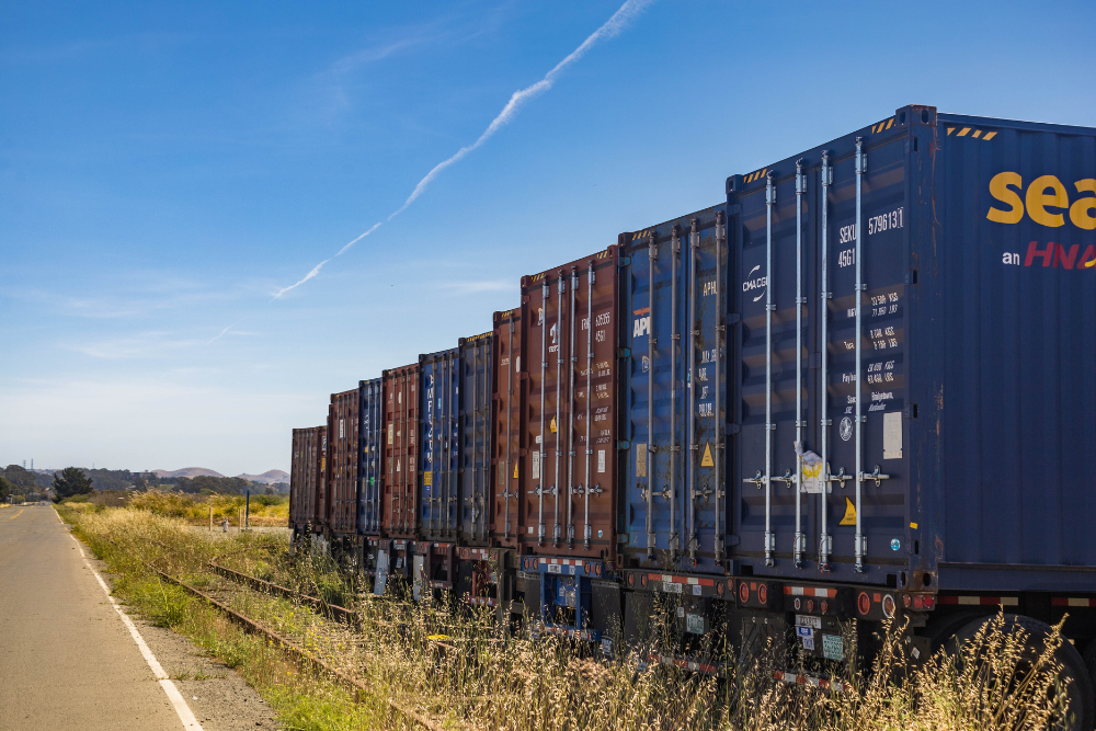 Vận chuyển container bằng đường sắt chính là việc chuyển hàng hóa từ kho đến kho thông qua tuyến đường sắt