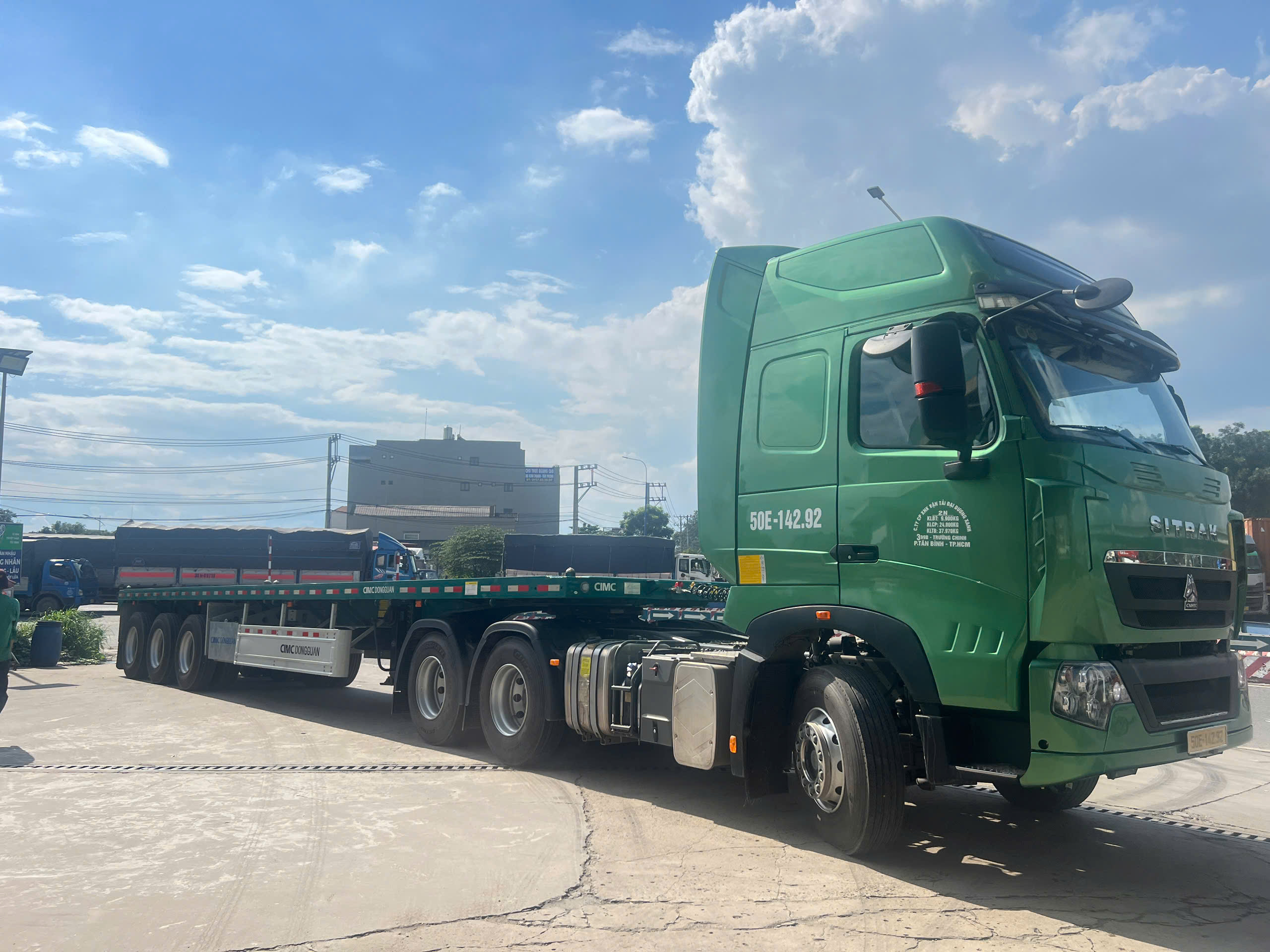 Bảng Giá Vận Chuyển Container Bằng Xe Mooc Sàn 7 dich vu van chuyen container bang xe mooc san 1